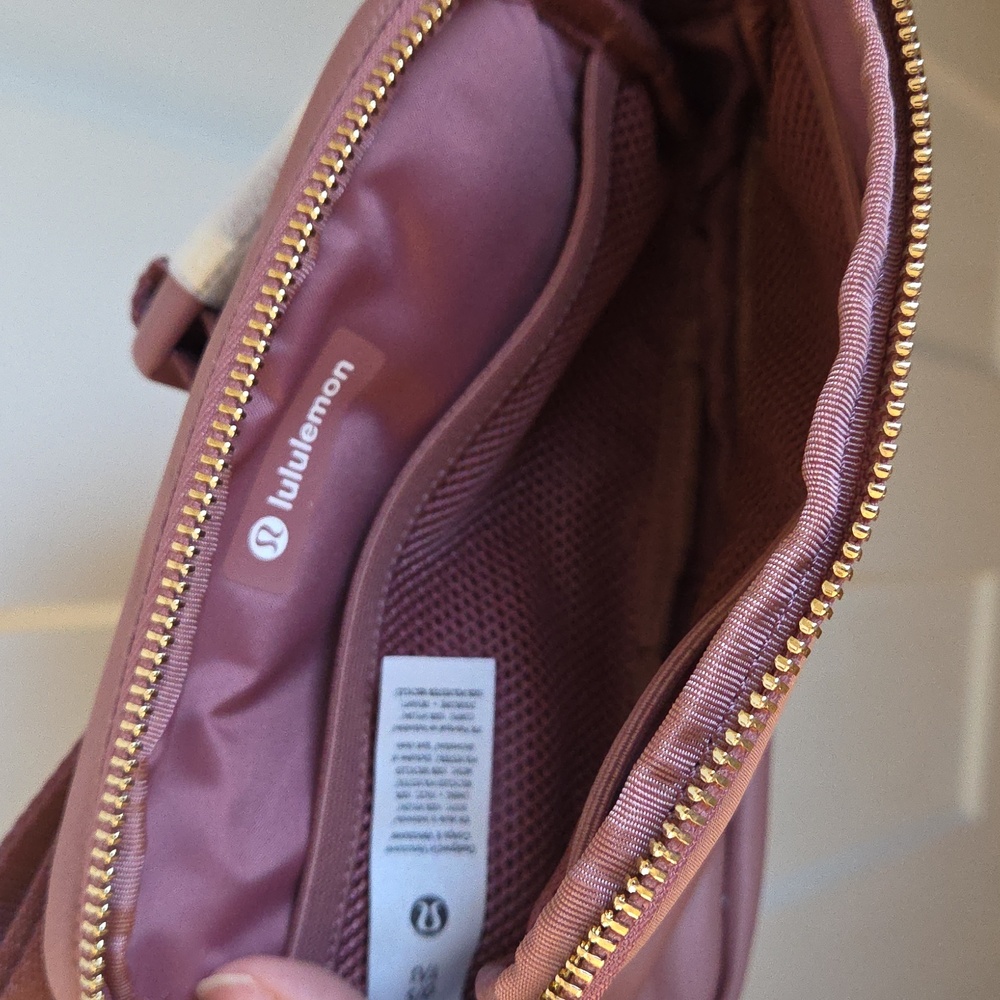 lululemon Everywhere Belt Bag - Picture 6 of 6